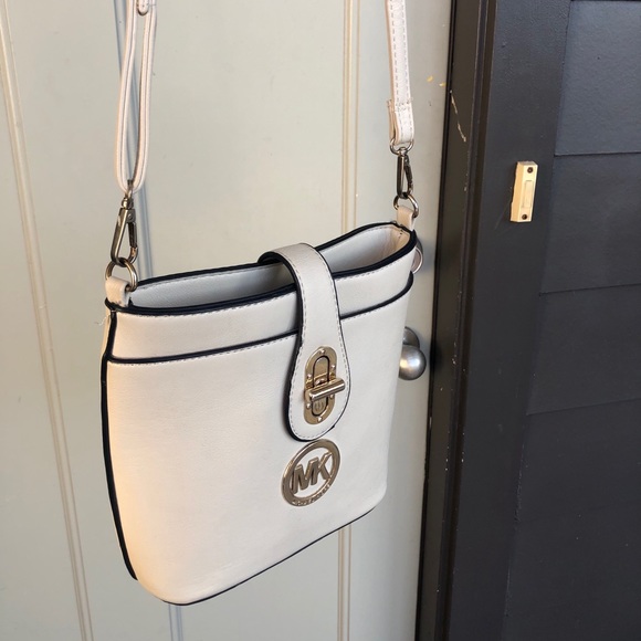 SOLD‼️ - Picture 3 of 5